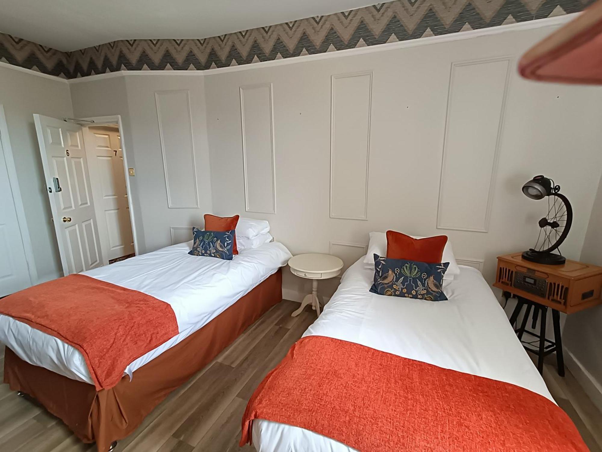 Rooms On The Prom Челтенхам Экстерьер фото