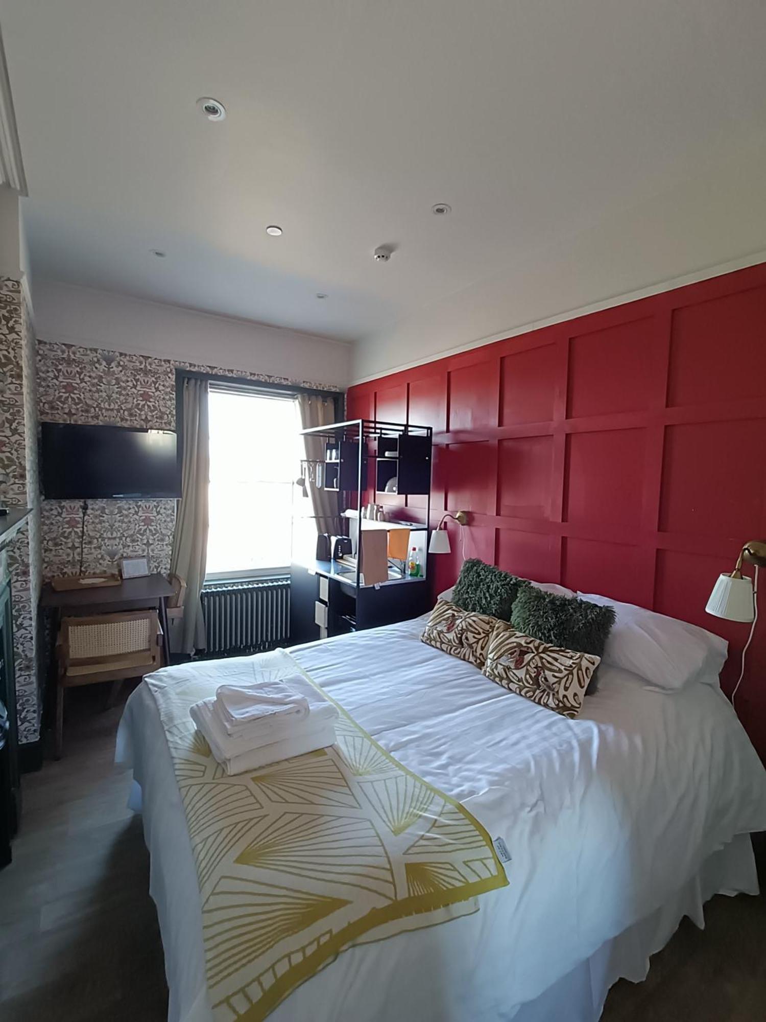 Rooms On The Prom Челтенхам Экстерьер фото