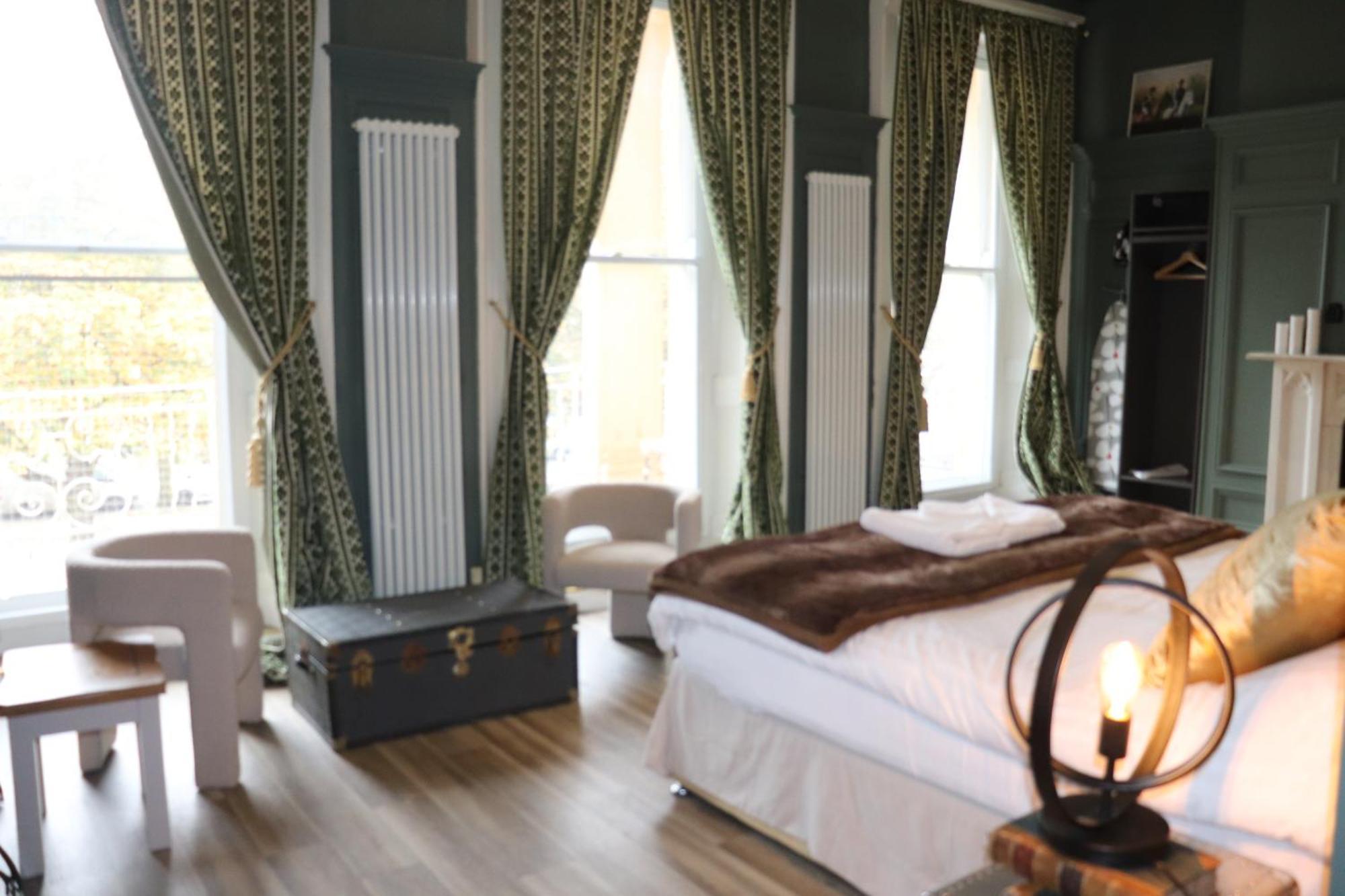 Rooms On The Prom Челтенхам Экстерьер фото