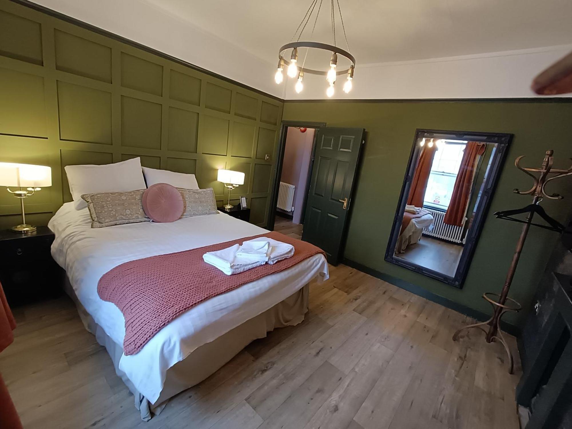 Rooms On The Prom Челтенхам Экстерьер фото